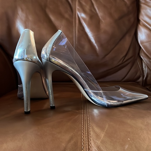 Brand New Good American by Khloe Kardashian, Cinderella glass heels! - Picture 2 of 10